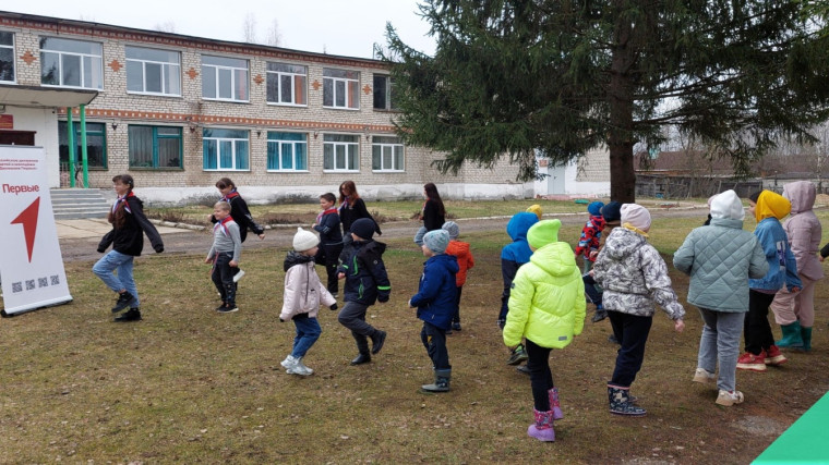 7 апреля активисты «Движения Первых» Большесавкинской школы организовали и провели флешмоб «Живи ярко!», приуроченный к празднованию Всемирного дня здоровья..